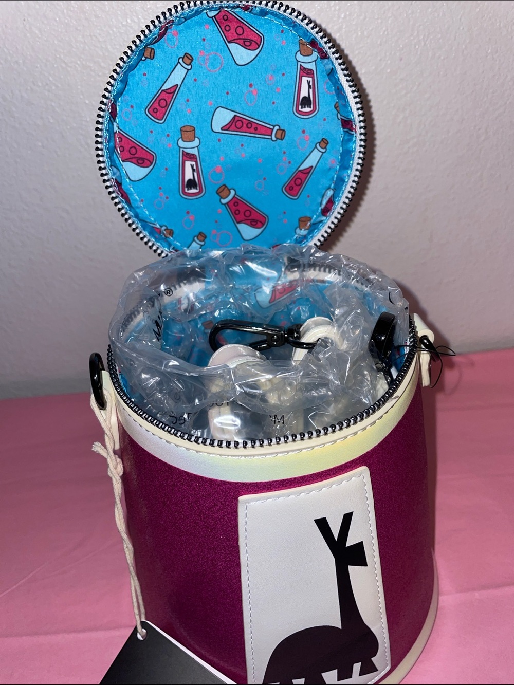 Loungefly Disney Emperor’s New Groove Yzma Llama Potion Crossbody & Wallet Set - Picture 7 of 10